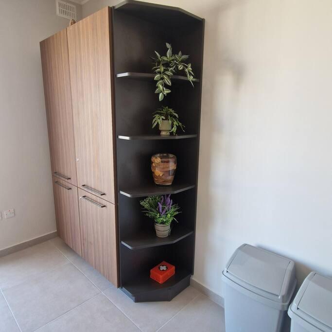 Centrally Located, Well Equipped, Stylish Flat. San Pawl il-Baħar Eksteriør billede