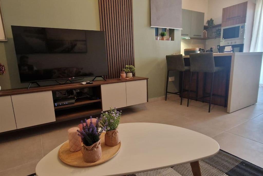 Centrally Located, Well Equipped, Stylish Flat. San Pawl il-Baħar Eksteriør billede