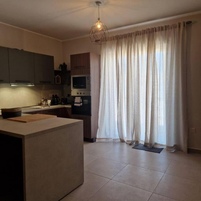 Centrally Located, Well Equipped, Stylish Flat. San Pawl il-Baħar Eksteriør billede